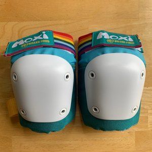 Moxi Knee Pads in Jade - S/M